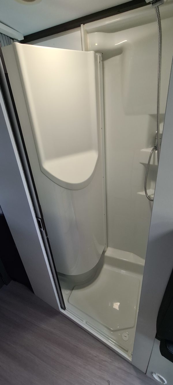 VERKOCHT Adria Twin Supreme 640 SLB - Afbeelding 14