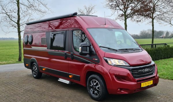 VERKOCHT Malibu 640 LE Charming 9traps automaat