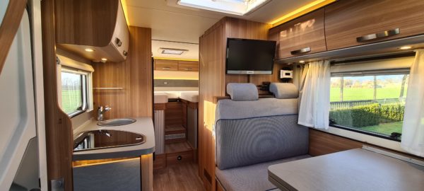 VERKOCHT Weinsberg CaraLoft 650 MEG automaat - Afbeelding 11