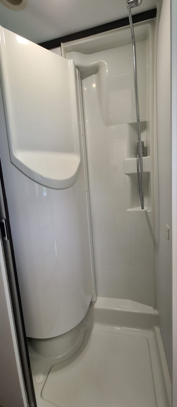VERKOCHT Adria Twin 640 Supreme SLB - Afbeelding 13