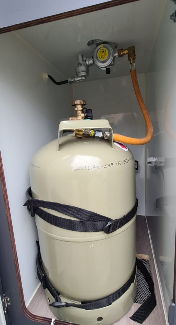 VERKOCHT Adria Twin 640 Supreme SLB - Afbeelding 20