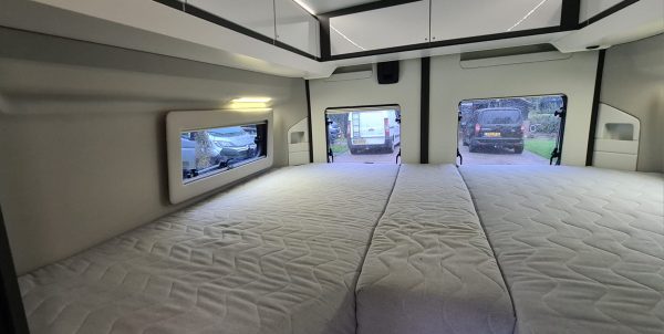 VERKOCHT Adria Twin 640 Supreme SLB - Afbeelding 11