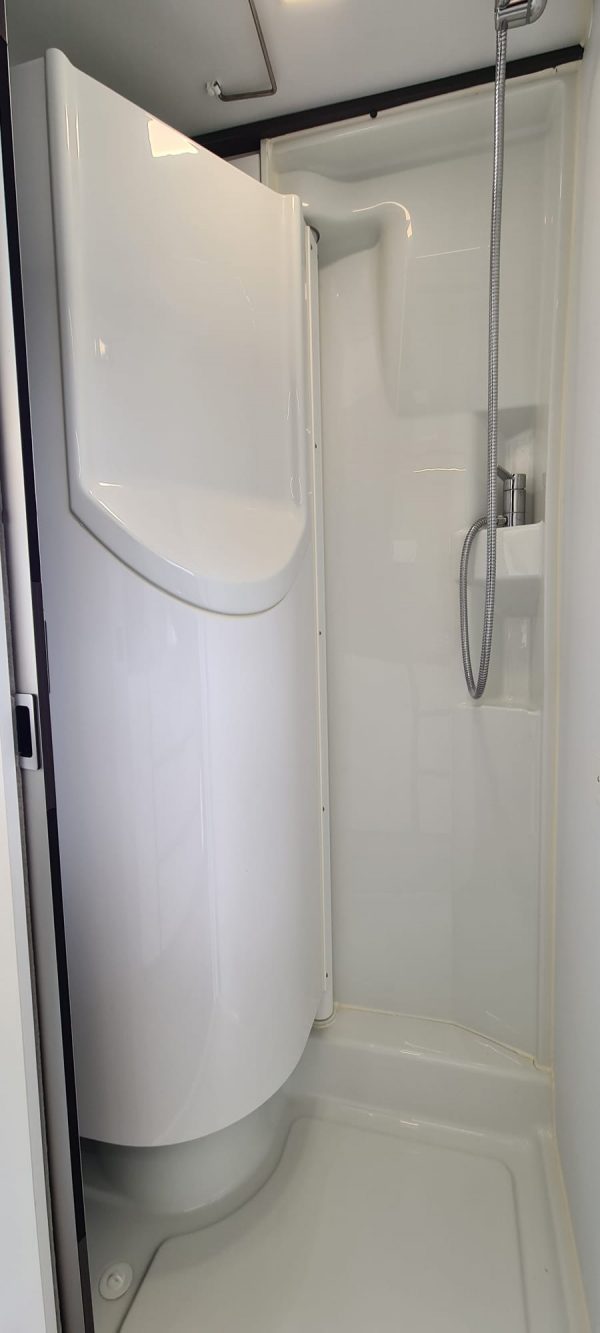 VERKOCHT Adria Twin 640 SGX Sports - Afbeelding 25
