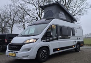 Alternative view of Malibu Van 640 LE RB GT