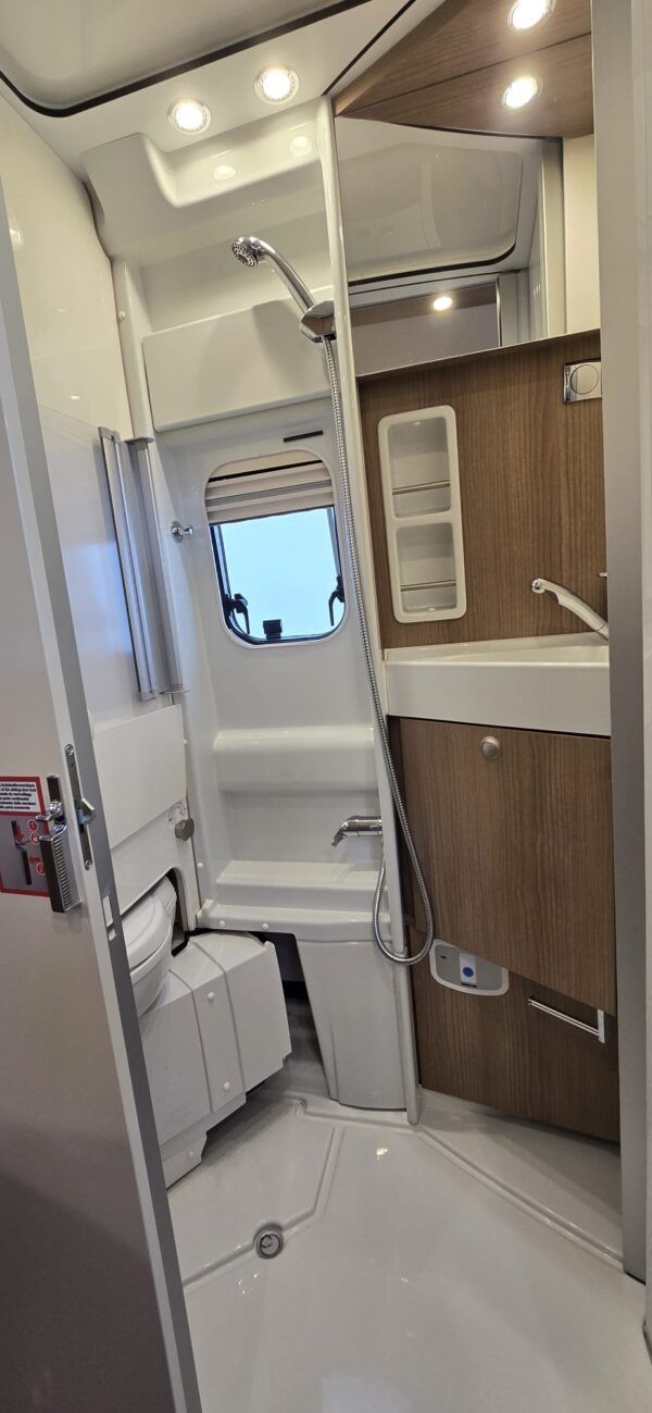 Malibu Van 640 Family - Afbeelding 22