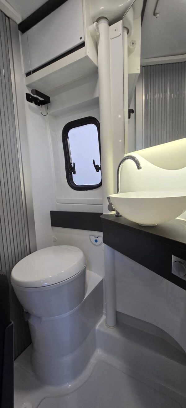 Adria Twin 640 SGX Supreme Sports - Afbeelding 19