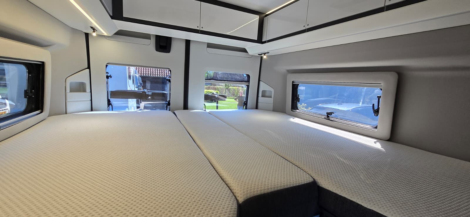 VERKOCHT Adria Twin 640 SLB Supreme - Afbeelding 14