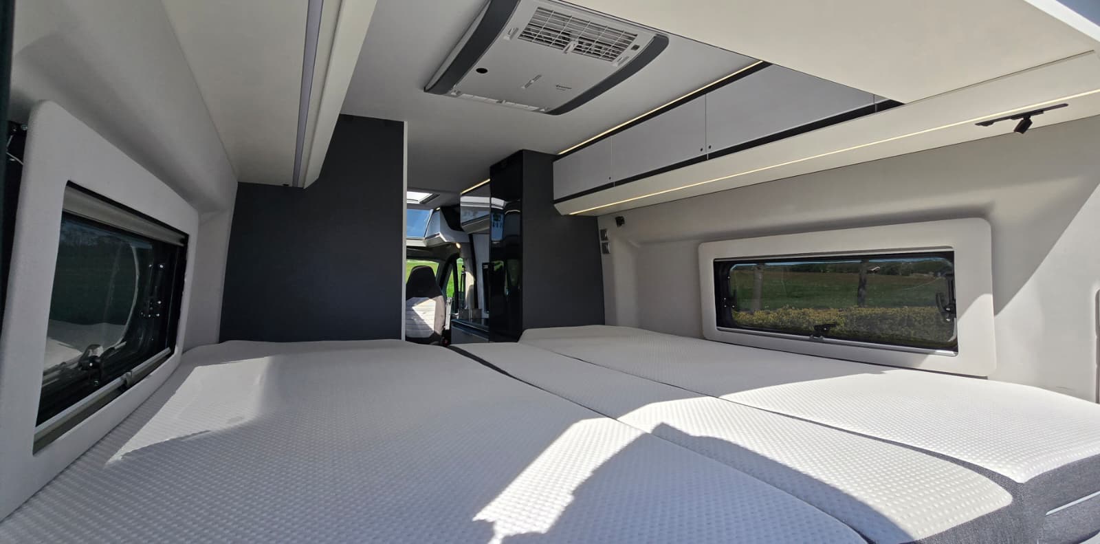 VERKOCHT Adria Twin 640 SLB Supreme - Afbeelding 16