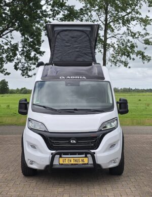 Alternative view of Adria Twin 640 SGX Supreme Sports