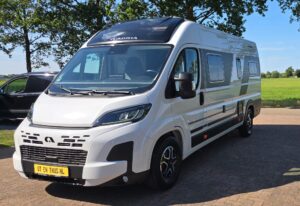 Alternative view of Adria Twin 640 SGX Supreme