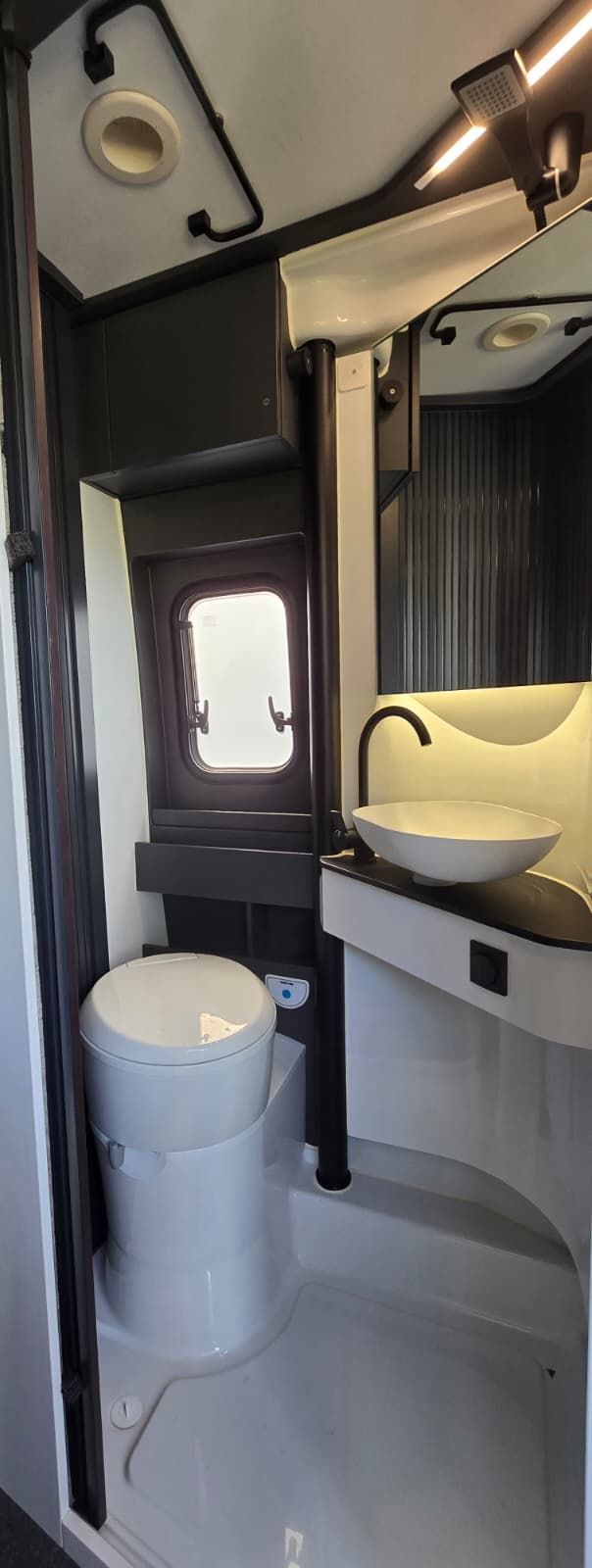Adria Twin 640 SGX Supreme - Afbeelding 17