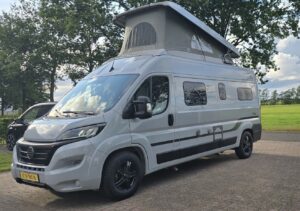 Alternative view of Hymer Free 602